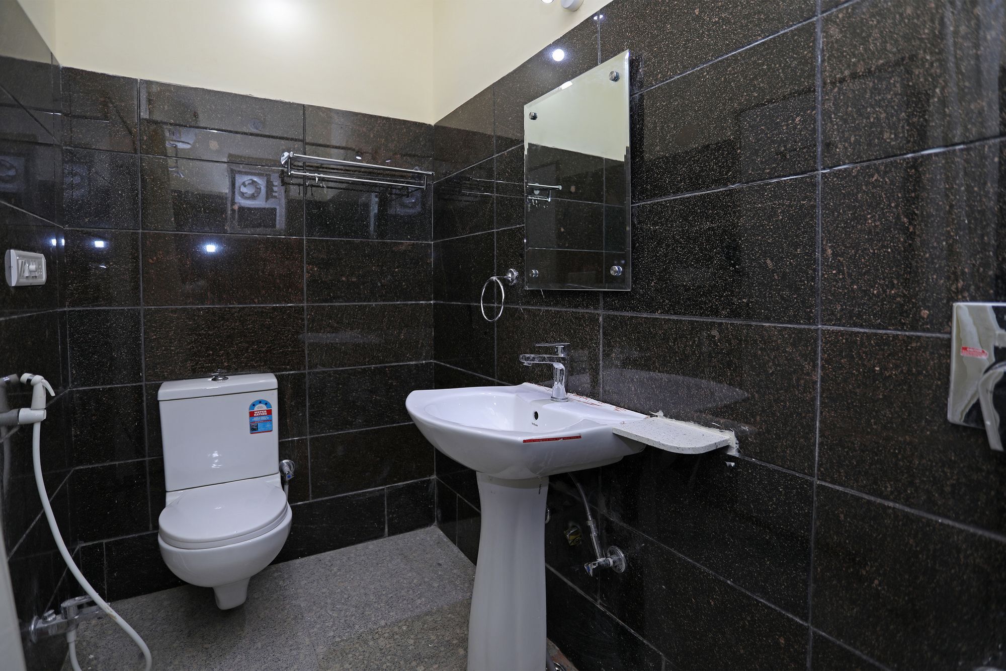 Oyo 9428 Hill View Room Goverdhan Vilas Udaipur Exterior photo