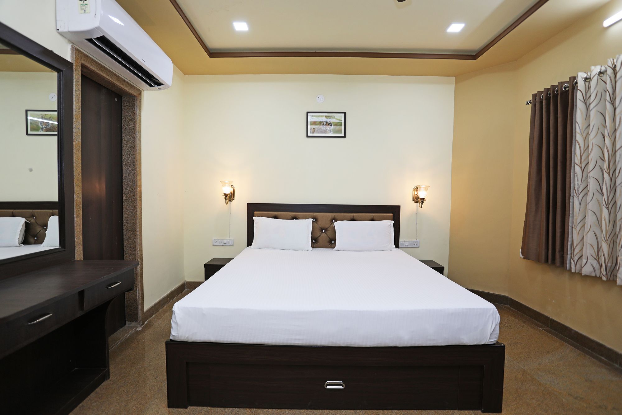 Oyo 9428 Hill View Room Goverdhan Vilas Udaipur Exterior photo